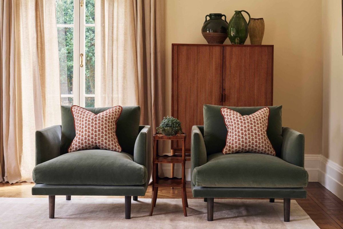 راهنمای جامع چیدمان مبل تک‌ نفره در دکوراسیون مدرن