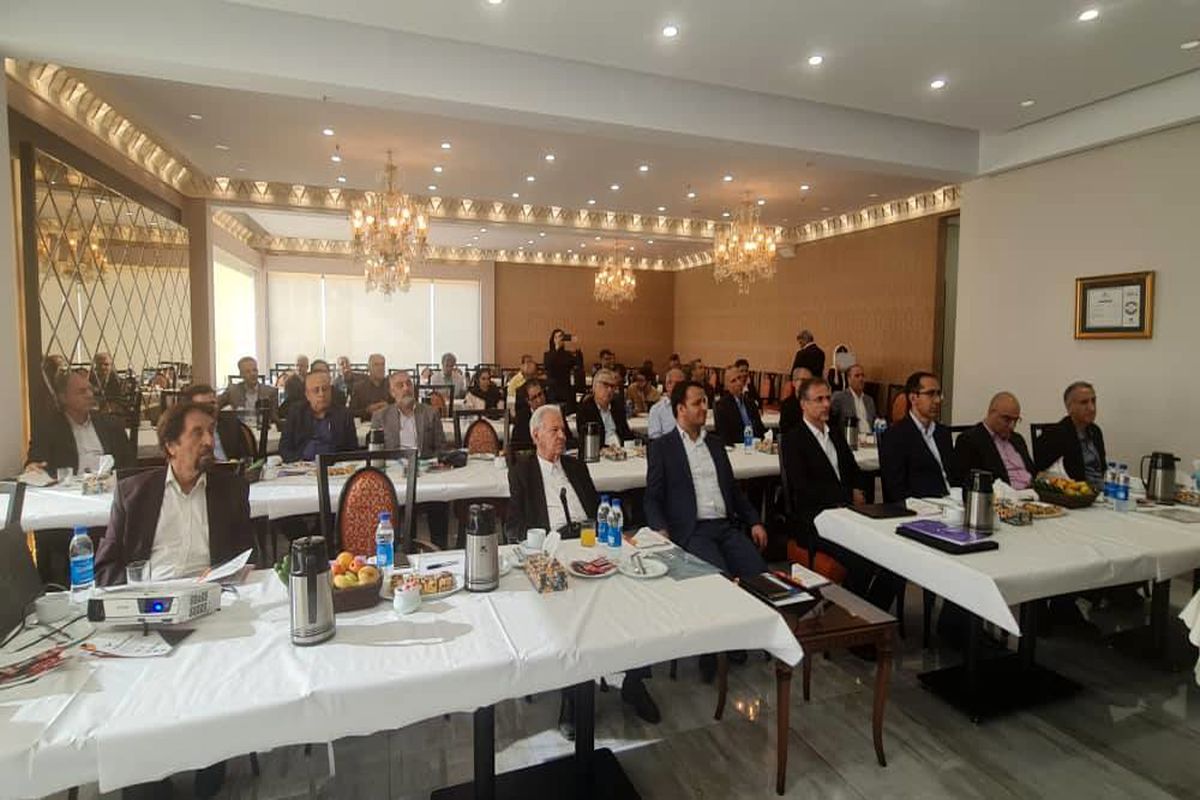 اولین نشست تخصصی فعالان در بخش آموزش و پژوهش و انتشارات صنعت نمایشگاهی کشور مرداد 1402