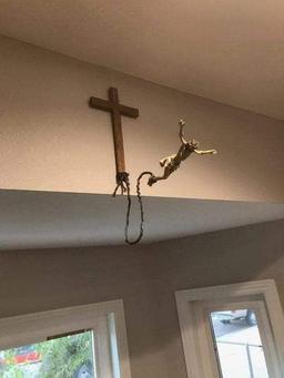 گلوبندک بوی گاز می‌دهد