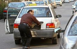 چرا اینقدر قانون گریزیم؟