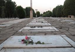 چرا باید به سنگ قبر اهمیت داد؟