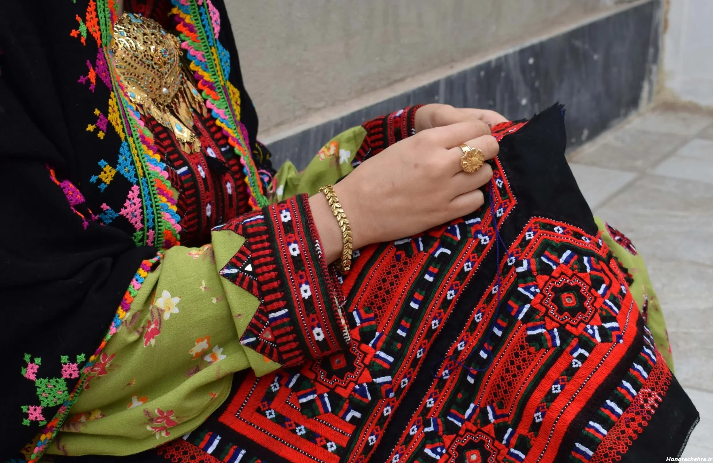 لباس زیبای خانم‌های بلوچ