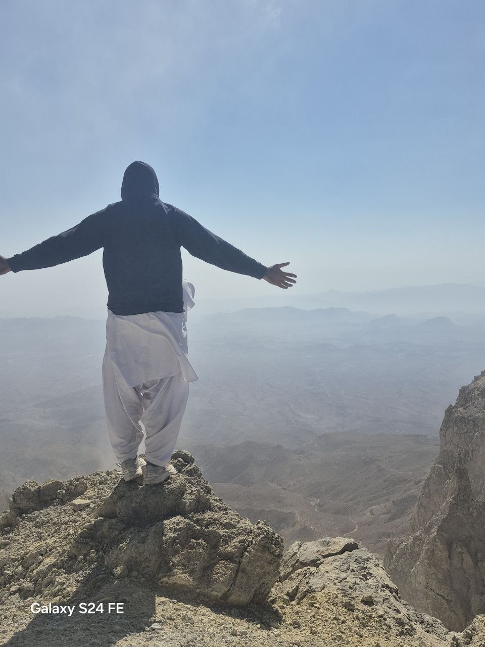 صعود با لباس بلوچی برای اولین بار در تاریخ