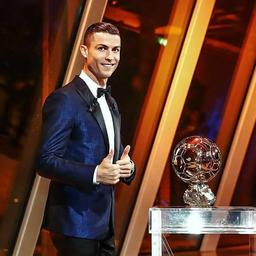 The story of Cristiano Ronaldo in both Persian and English/داستان کریستیانو رونالدو هم به زبان فارسی و هم به زبان انگلیسی