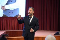 افتتاح آموزشگاه آرایش مردانه آس