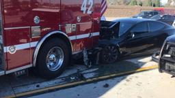 وقتی ماشین خودران تسلا ماشین آتش‌نشانی را تشخیص نمی‌دهد