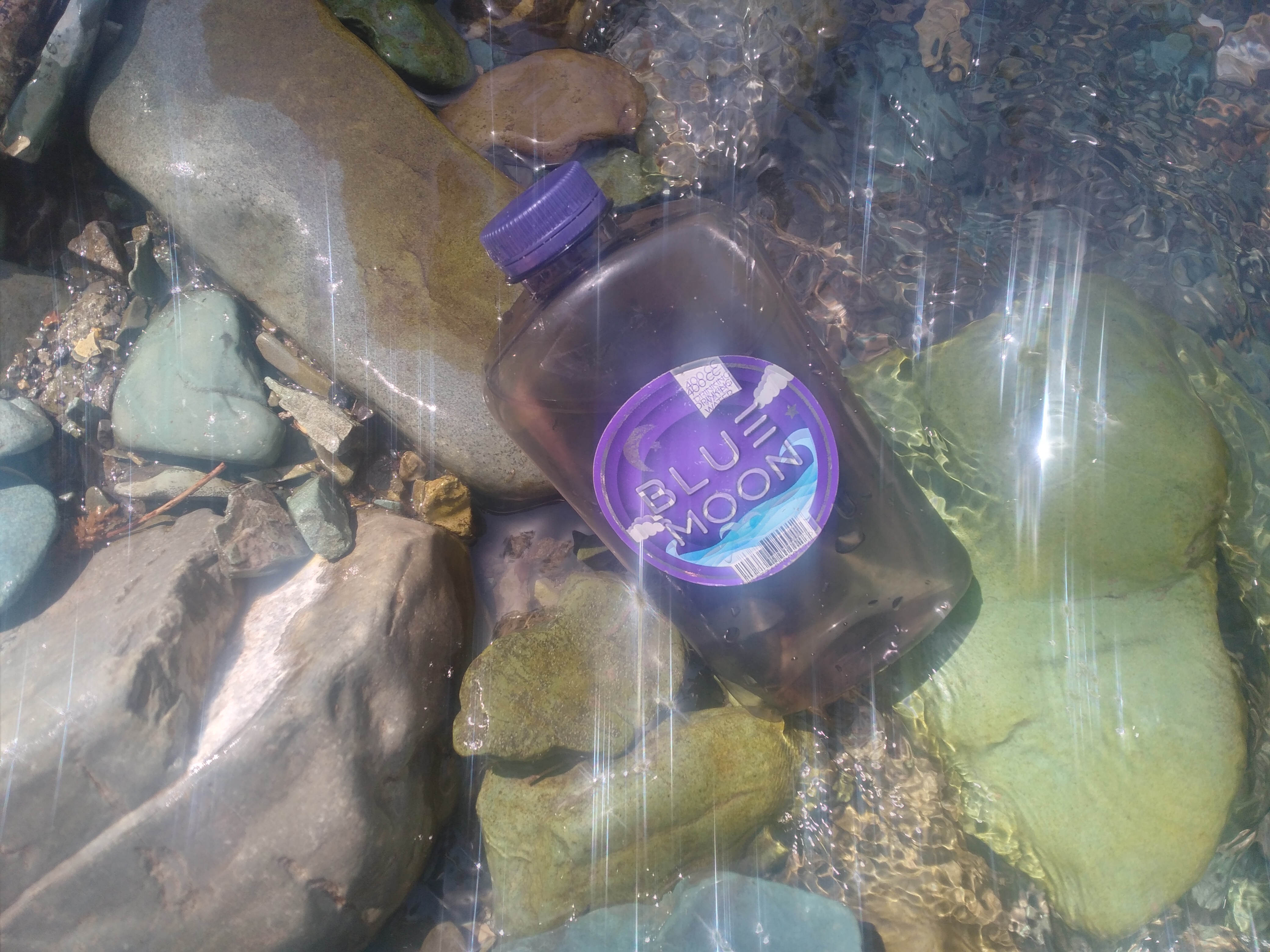 بطری آبم که رود با خودش بردش 🤗