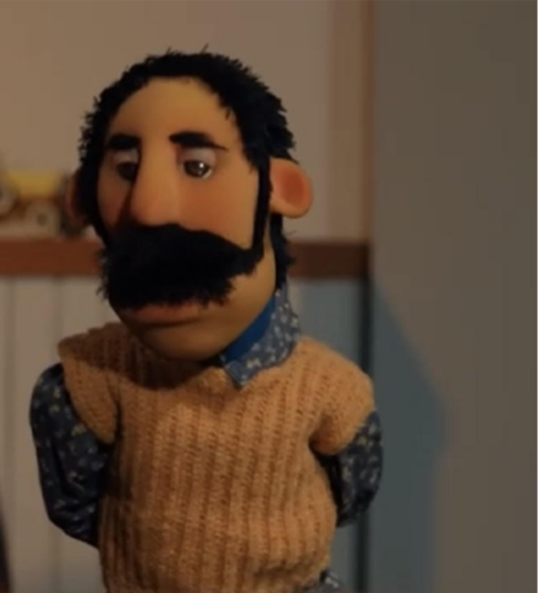 این شخصیت (خونه بغلی ) مهمونیه، همون که آهن آلات می خره . ضایعات می خره. .