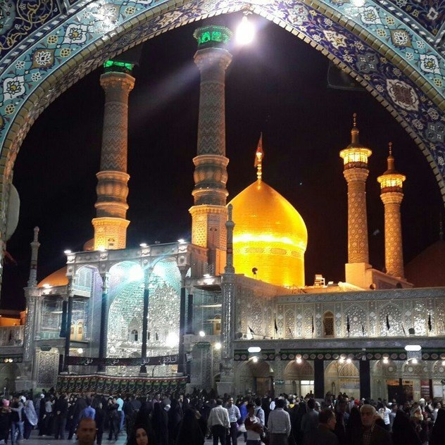 قم همان شهری که هم یک ماه دارد بر زمین / همچنین از آسمان دارد چهل اختر، بیشتر