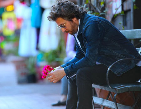 منصور، خواننده محبوب دوران نوجوانی من است.