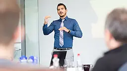 مدیریت استرس در سخنرانی؛ کلید حضور قدرتمند