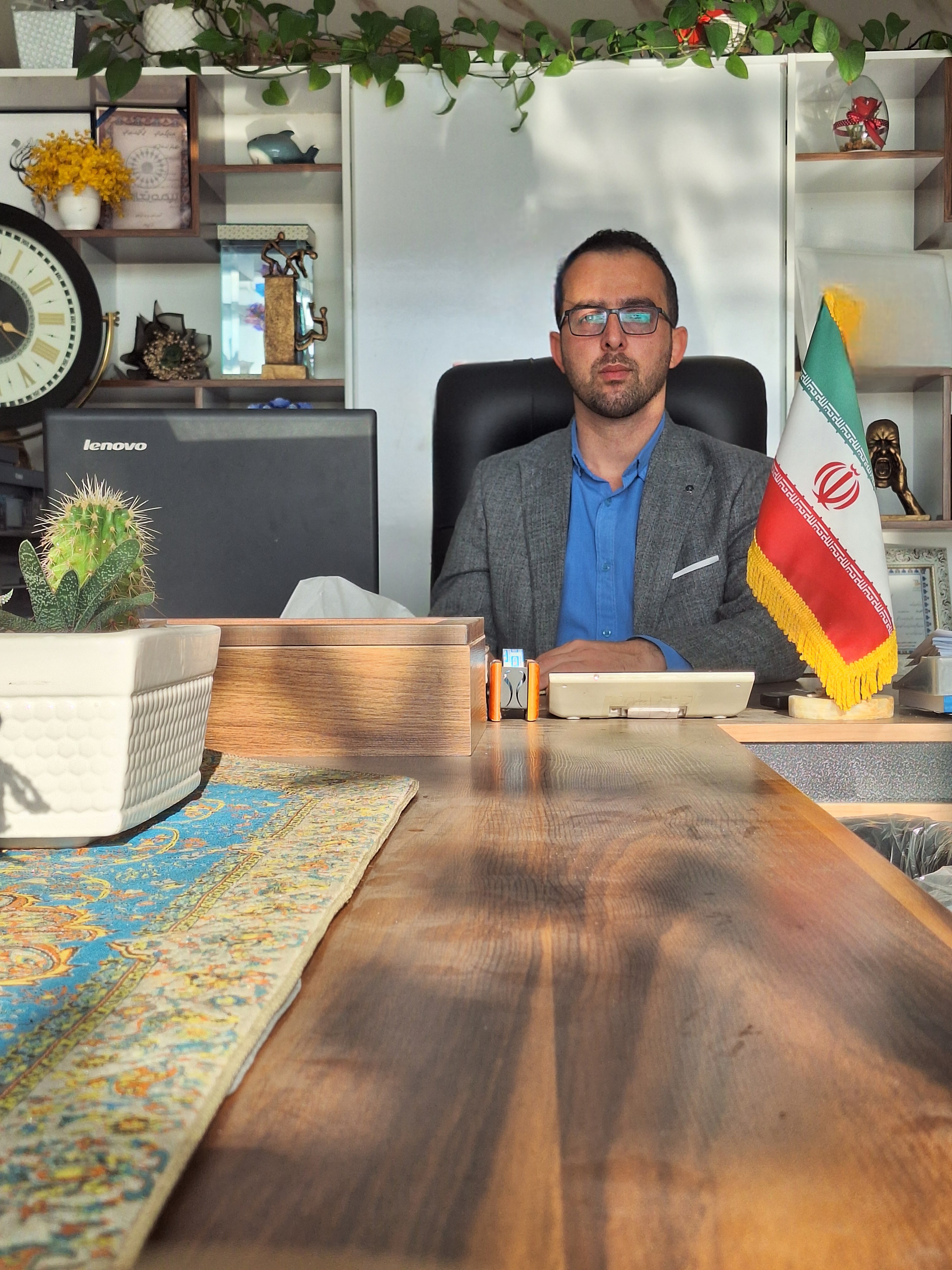 مشاور فردین حق پور