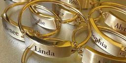 حکاکی روی طلا +تصویر