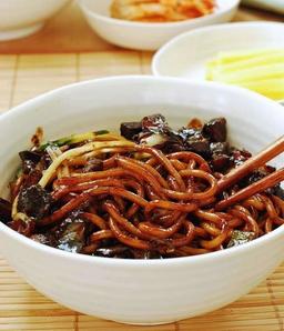 نحوه تهیه جاجانگمیون غذای کره ای