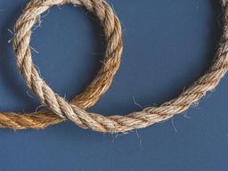 چگونه مفهوم حلقه ها در برنامه نویسی را برای کودکان و نوجوانان توضیح دهیم؟