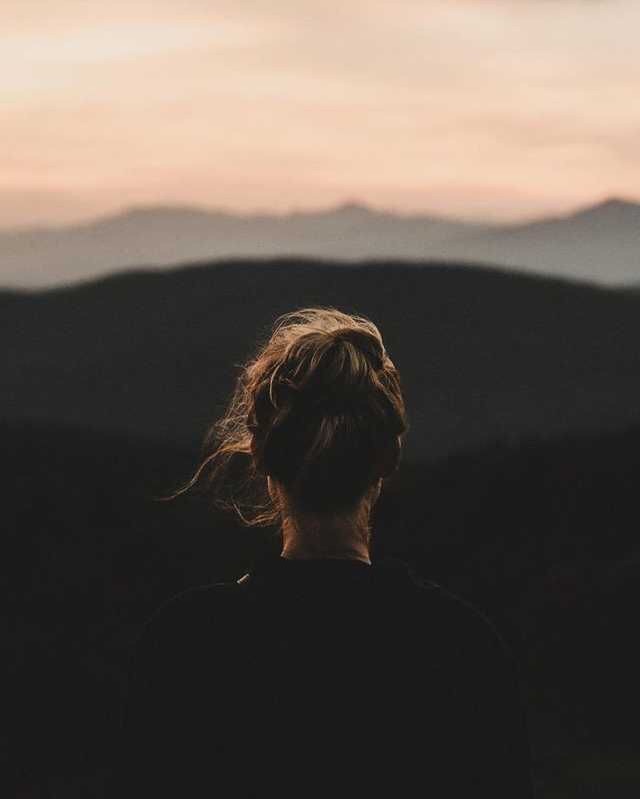 و انسان بی اندوه تنها سایه‌ای از انسان است!