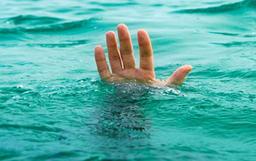 امیدوارم کنار دریا، لب تشنه غرق نشوی