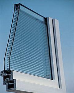 کرکره بین دو جدار شیشه