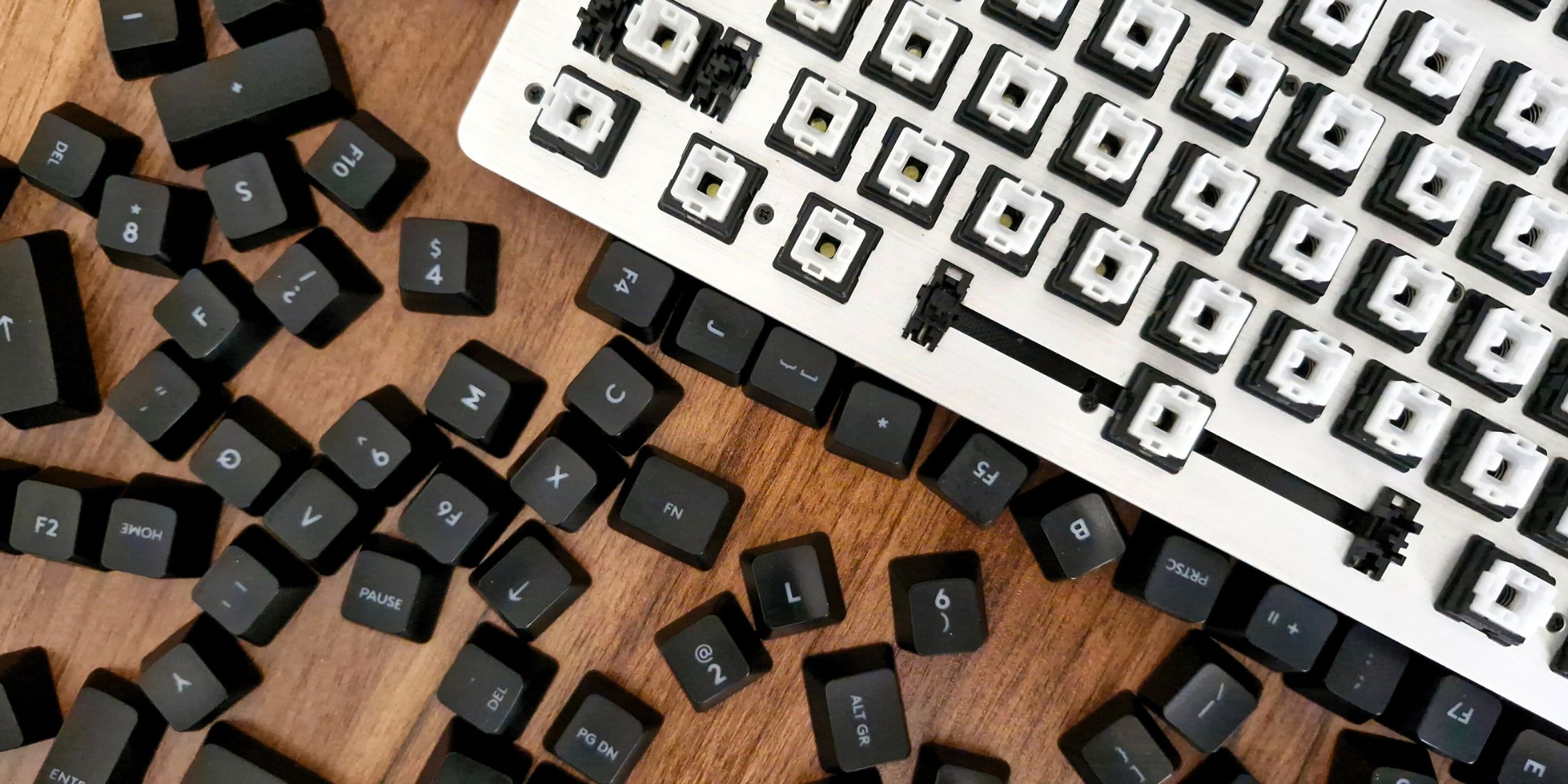 شش سال محتوانویسی شش درس حیاتی راجع‌به نوشتن بهم یاد داد که مهم‌ترینش این بود: برای بهتر نوشتن باید هندسه یاد بگیری