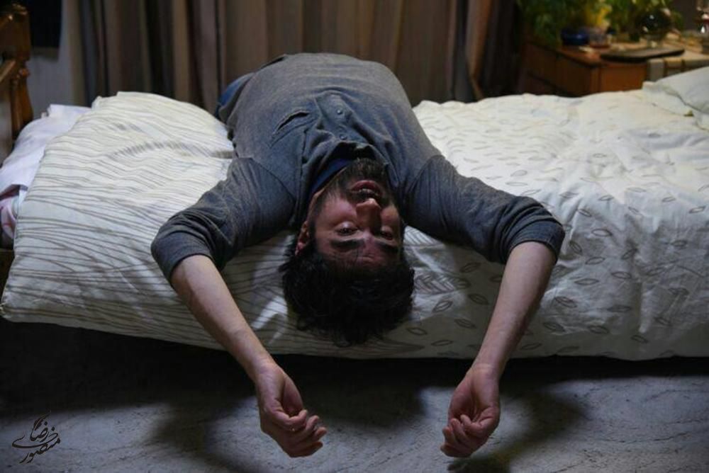 سکانسی از فیلم برادرم خسرو، به کارگردانی احسان بیگلری (۱۳۹۴) | فیلمی درباره‌ی اختلال دوقطبی