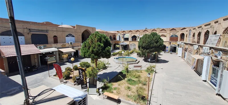 داخل بازار سرایهای معروفی مثل سرای گلشن برای انگشترهای قدیمی هست