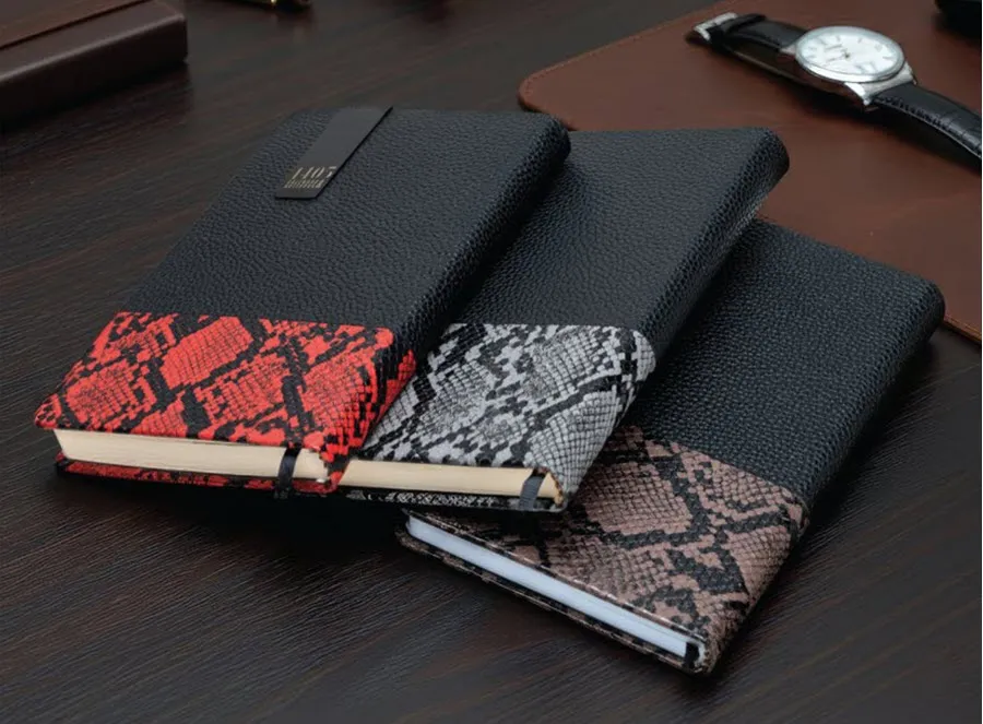 سررسیدهای تبلیغاتی در طیف گسترده‌ای از رنگ‌ها و جنس‌های متنوع عرضه می‌شوند