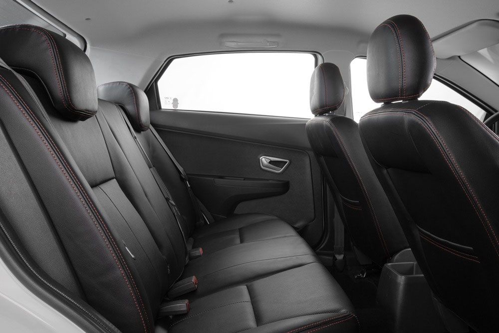 صندلی های عقب خودروی ام وی ام 315 اسپرت اکسلنت 