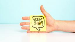 چگونه دوران کارآموزی خود را به یک کار تمام‌وقت تبدیل کنیم؟