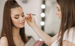 ایا آرایشگری شغل پردرآمدی است؟