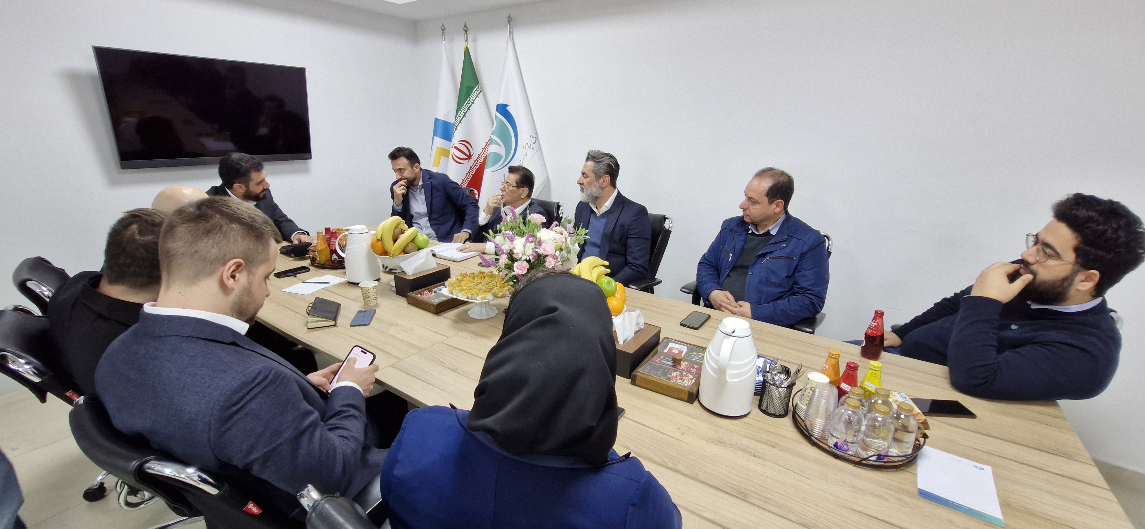 جلسه با تیم اجرایی Brics Hub روسیه در دفتر صندوق گیلان