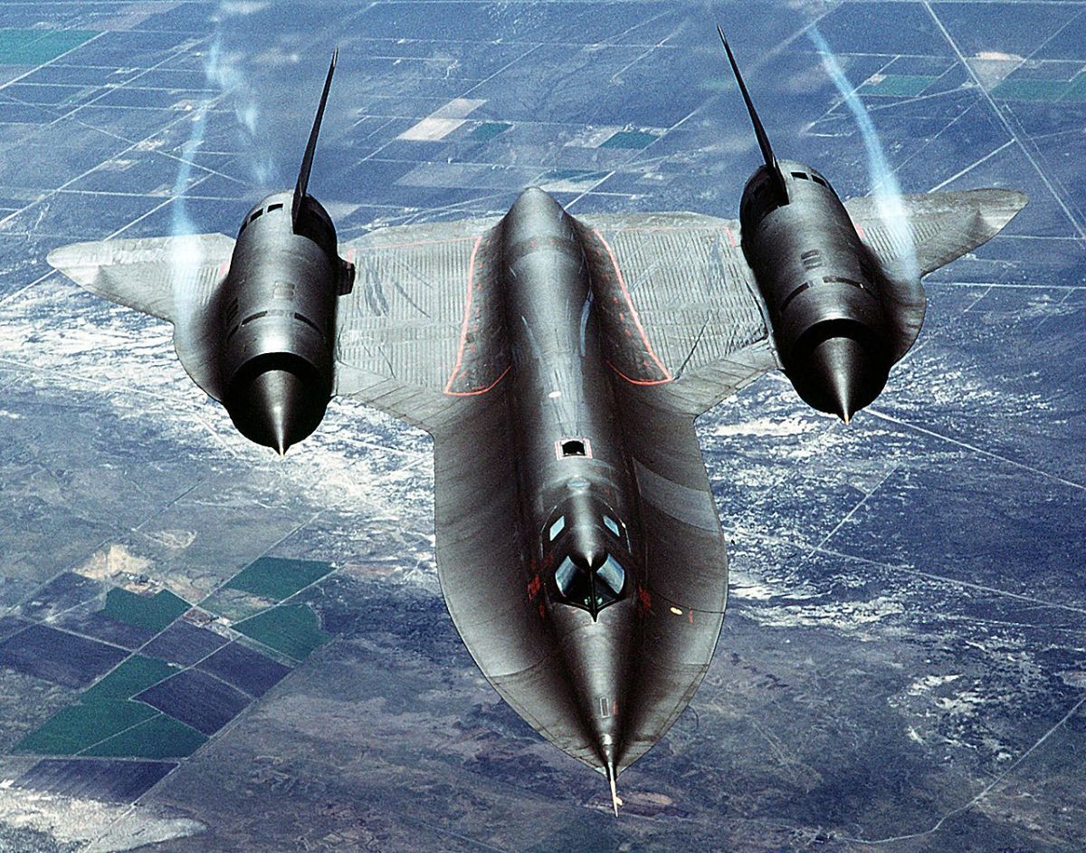 یک فروند هواپیمای شناسایی Lockheed SR-71 Blackbird نیروی هوایی ایالات متحده