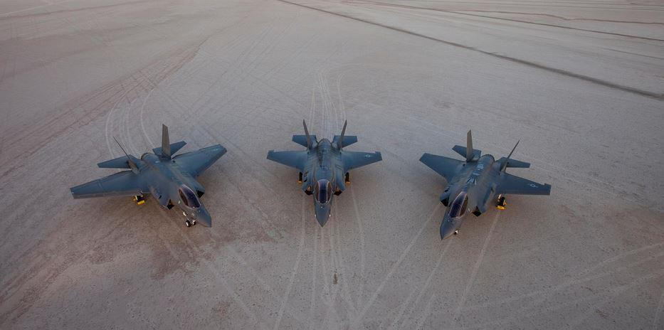 از راست: F-35A و F-35B و F-35C
