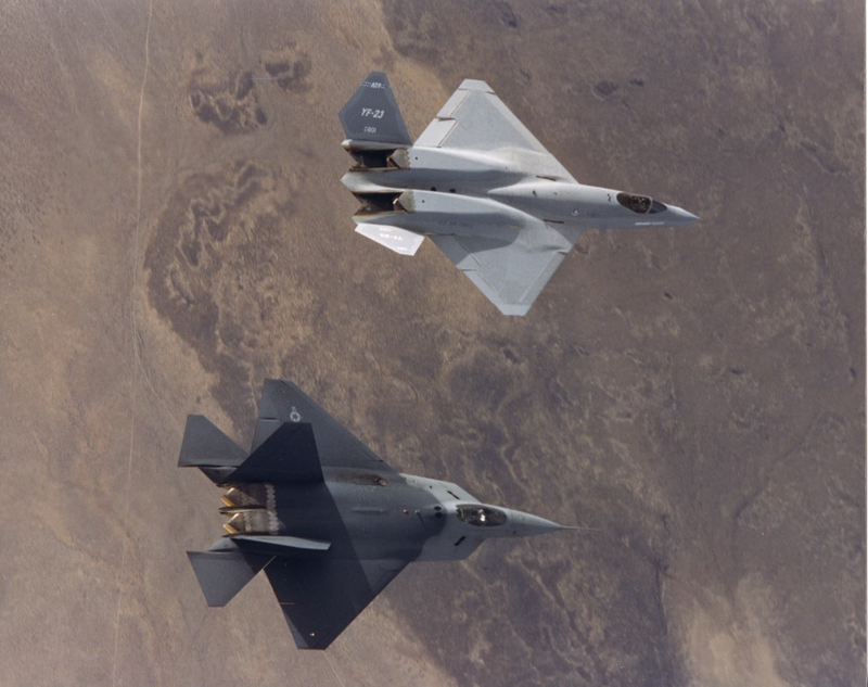 نمونه‌ی اولیه‌ی جنگنده‌های YF-22 و YF-23