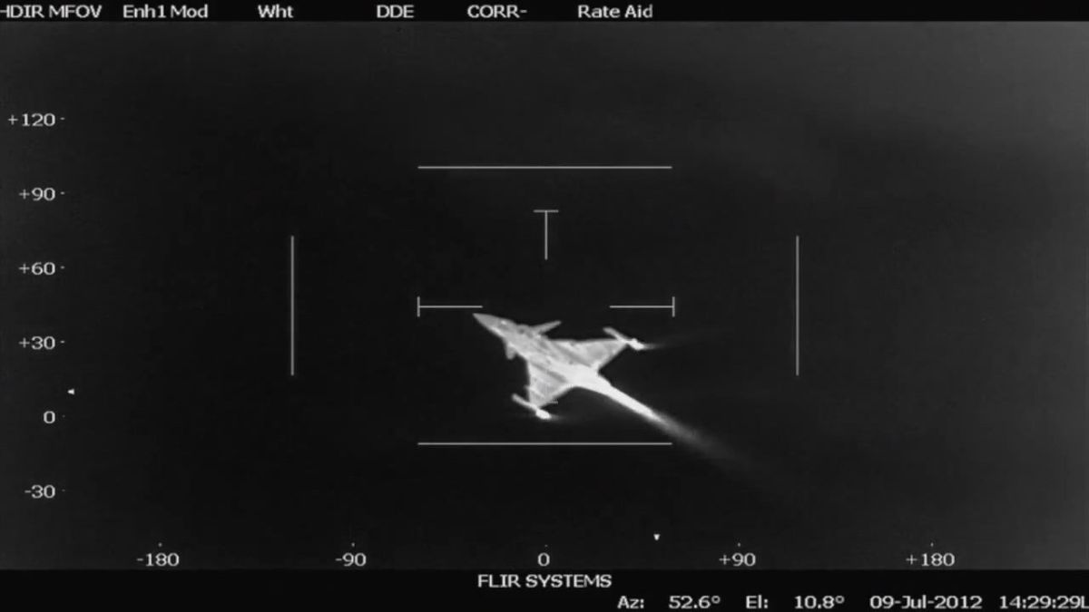 تصویر حرارتی Saab JAS 39 Gripen فلیگ‌واپنِت (سوئد)