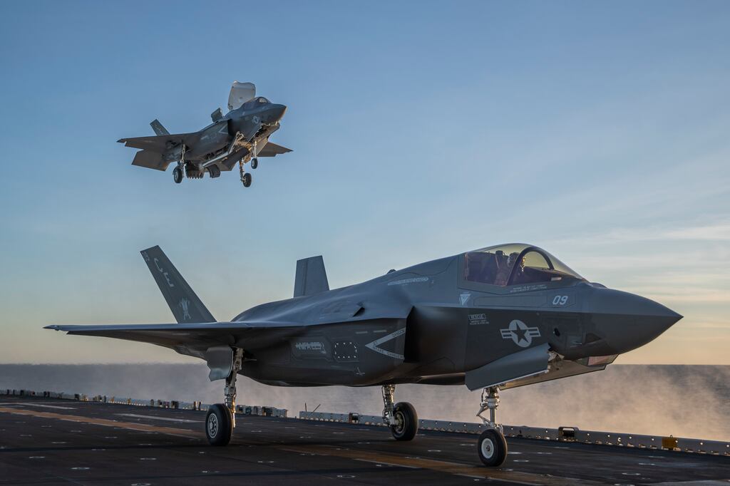 پرواز عمودی Lockheed Martin F-35B Lightning II