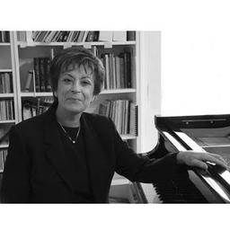 کوتاه درباره خدمات گلنوش خالقی