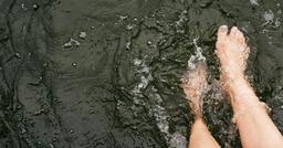 درد ، مورمور و گزگز بین انگشتان پا