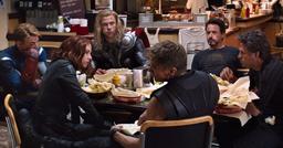 ترول ها در رستوران