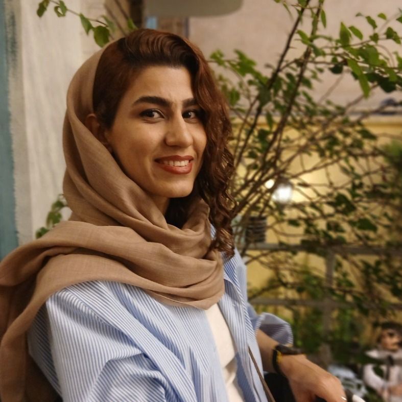 طاهره محزون