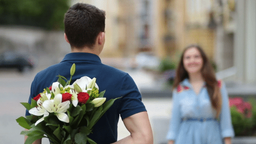 در مناسبت های گوناگون چه گلی هدیه دهیم؟