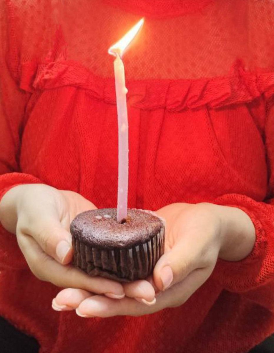 تولدی که دوستم تو خوابگاه برام گرفت:) ساده اما به یاد موندنی.