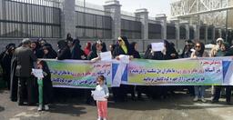 آدم‌ها را همراه کردن