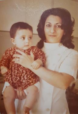 دخترک چشم آبی