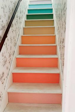 آموزش نقاشی و رنگ آمیزی پله ها به صورت رنگین کمان