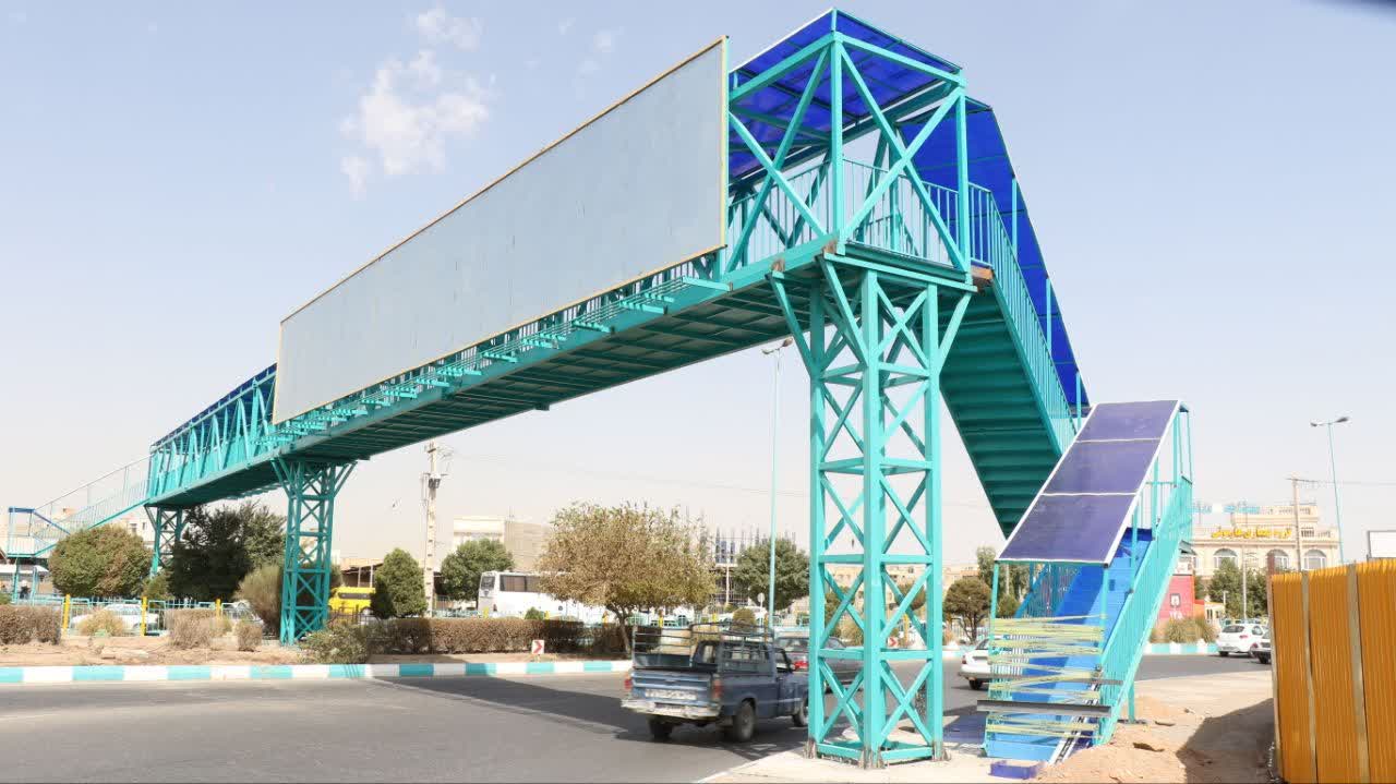 بیلبورد پل هوایی عابر پیاده