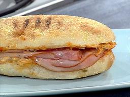 طرز تهیه ژامبون تنوری در توستر