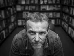 قهرمانی در کار نیست