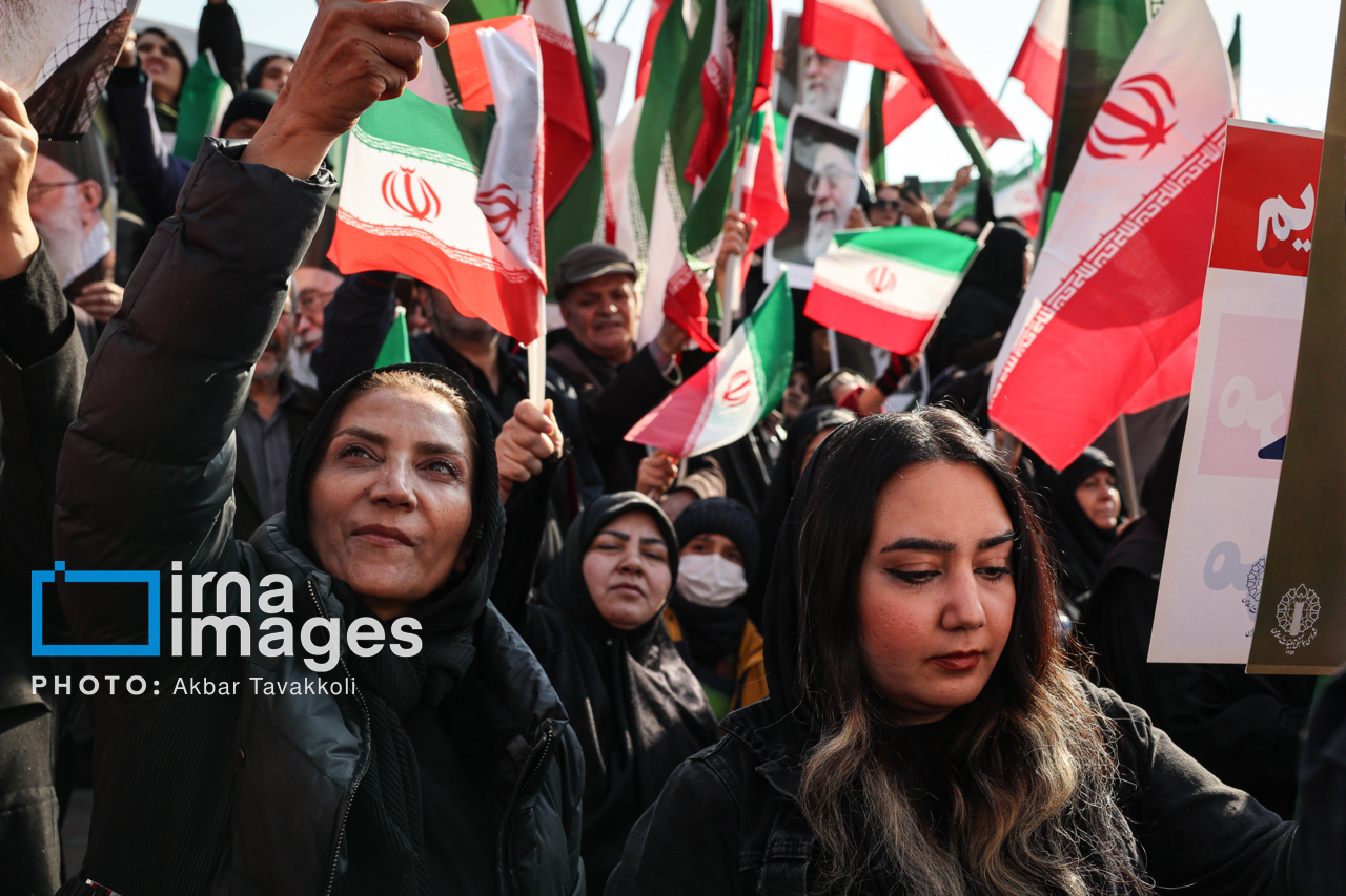 امروز تهران چه خبر بود؟ | راهپیمایی گسترده در قلب تهران