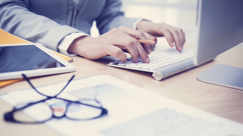 ایمان به شغلت تنها راه حلیه که میتونی باهاش از سد مشکلات عبور کنی